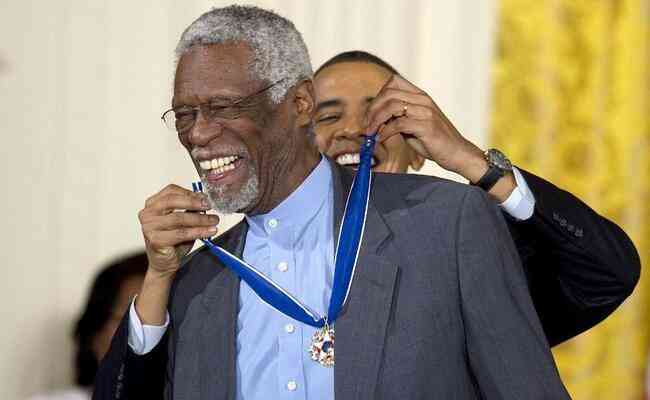 Em 2011, Bill Russell recebeu a Medalha Presidencial da Liberdade do então presidente Barack Obama
