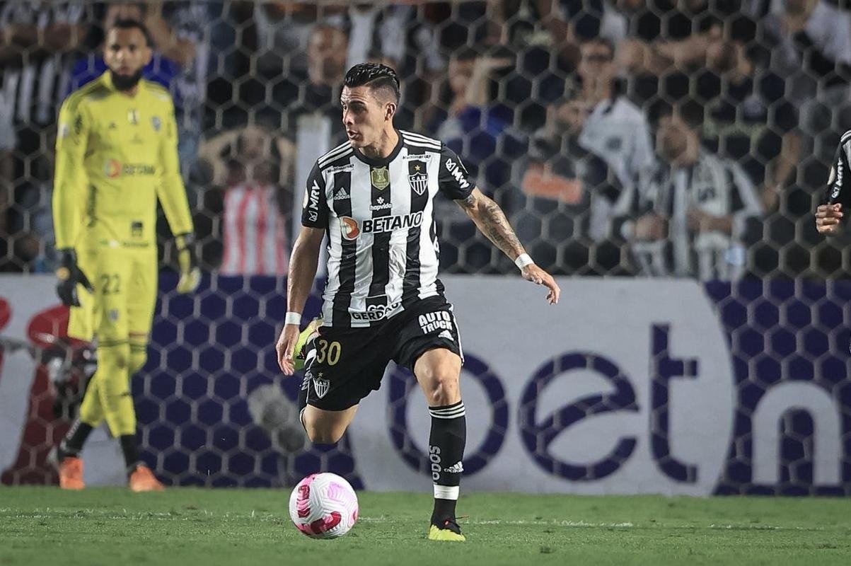 Fotos do jogo entre Santos e Atltico na Vila Belmiro, em Santos, pela 30 rodada do Campeonato Brasileiro