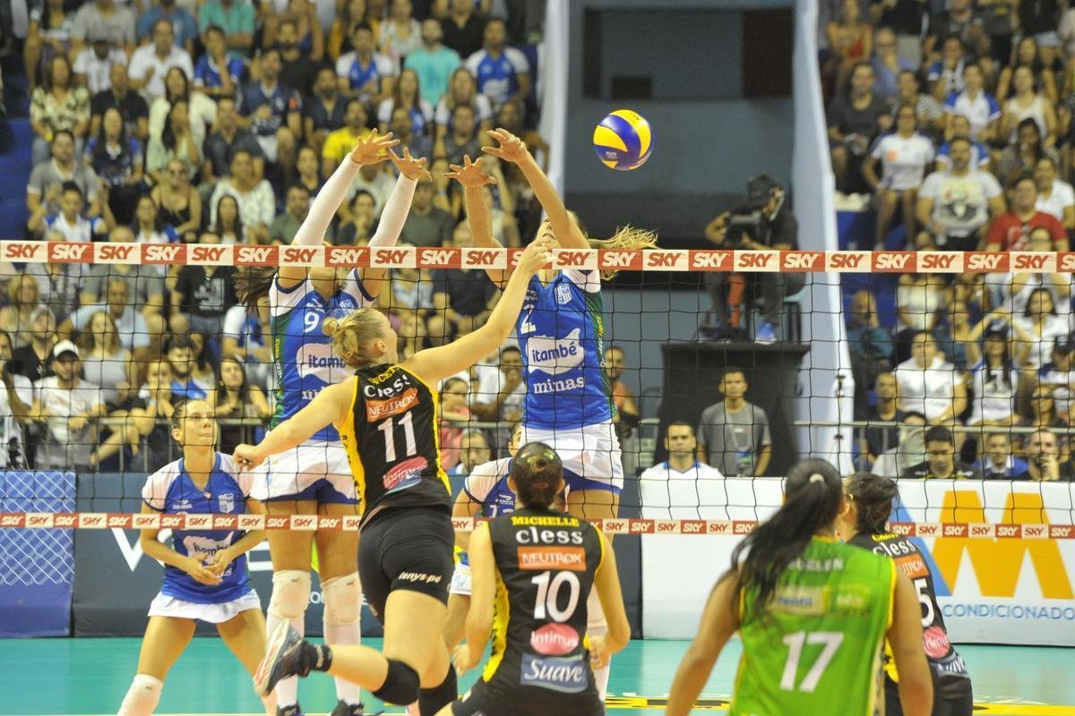 Minas x Praia: veja fotos da primeira partida da final