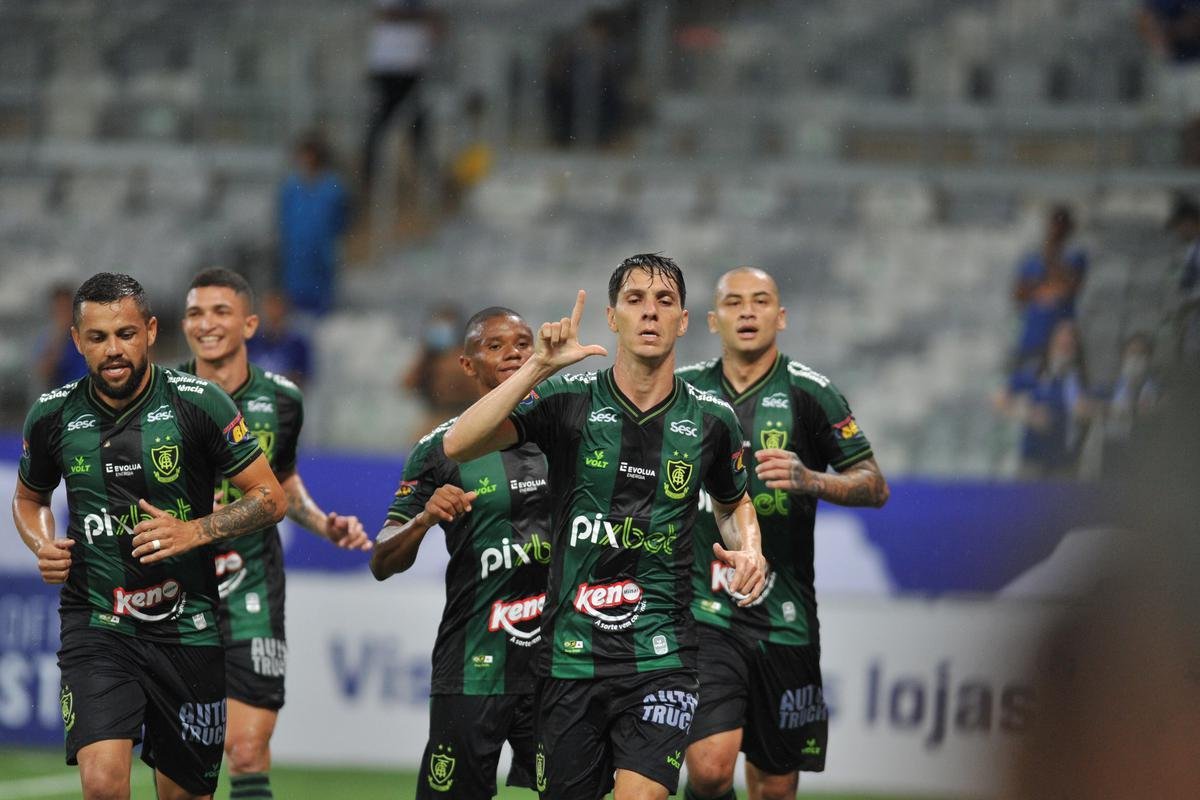 Fotos do cl�ssico entre Cruzeiro e Am�rica, no Mineir�o, em BH, pela 3� rodada do Campeonato Mineiro