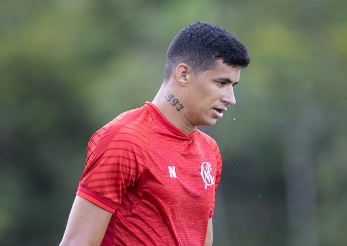 Com o elenco separado em quatro grupos, Náutico realiza primeiro dia de treinos, no Centro de Treinamento Wilson Campos, no bairro da Guabiraba, após quase três meses da suspensão das atividades, por conta da pandemia do coronavírus