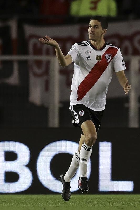 Ignacio Fernndez (29 anos) -  conhecido como Nacho Fernndez. Foi revelado pelo Gimnasia y Esgrima. Em 2016, acertou com o River. Disputou 40 partidas na ltima temporada e marcou cinco gols. Participou das campanhas da Libertadores (2018) e da Recopa Sul-Americana (2019).