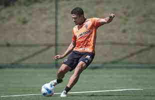 Fotos do primeiro treino de Junior Alonso no retorno ao Atltico