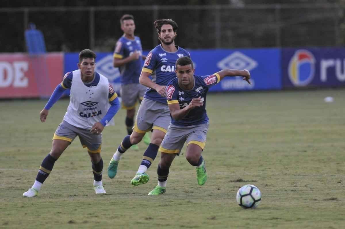 Mano Menezes testou novidades no Cruzeiro para enfrentar o So Paulo na estreia do Brasileiro