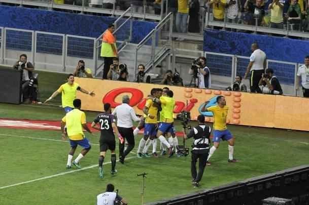 Paulinho marcou o terceiro do Brasil sobre a Argentina no Mineiro