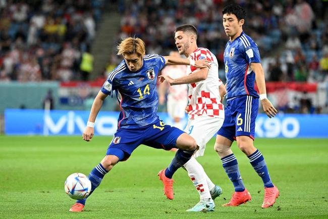 Lances da partida entre Japo e Crocia, pelas oitavas de final da Copa do Mundo.