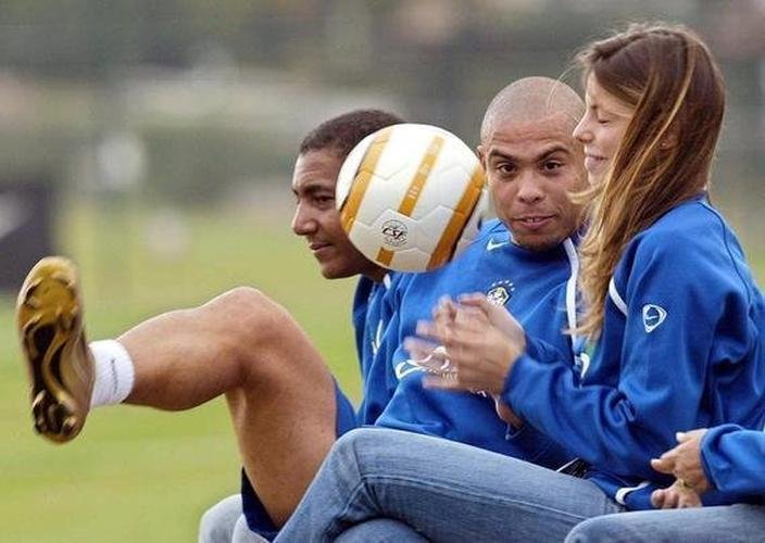 Ronaldo e Cicarelli se conheceram em 2004. No ano seguinte, eles se casaram no Castelo de Chantilly, na França.