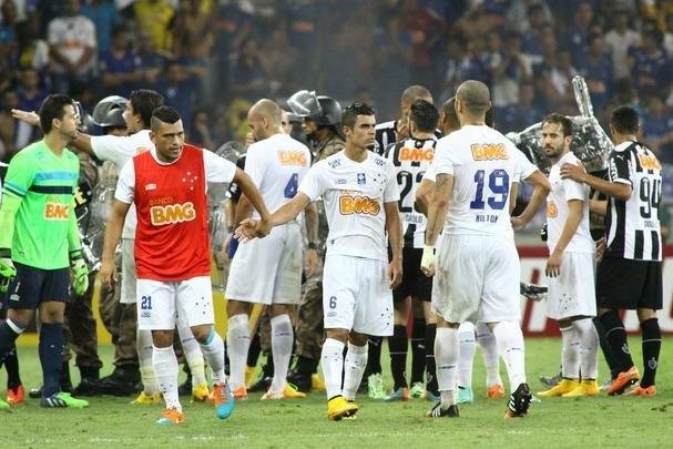 Imagens da deciso entre Cruzeiro e Atltico no Mineiro