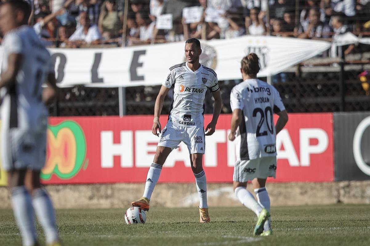 Atltico visitou o Democrata-GV neste sbado (4/3), em Governador Valadares, pela 8 rodada do Campeonato Mineiro.