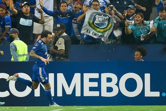 Sebastin Rodrguez empatou o jogo para o Emelec em cobrana de pnalti: 1 a 1