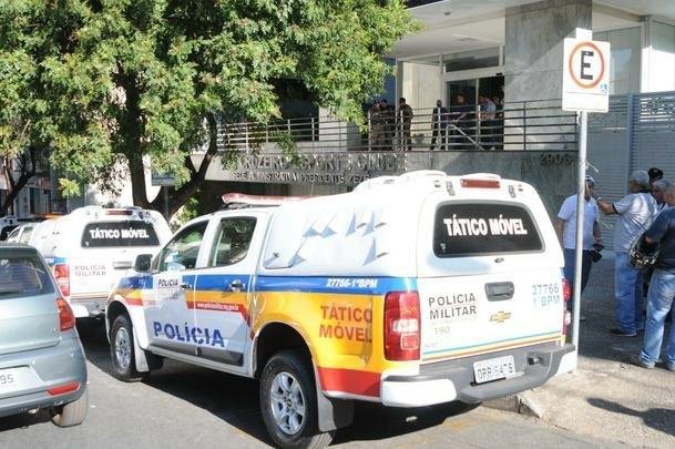 Fotos do protesto da torcida organizada Máfia Azul em frente à sede administrativa do Cruzeiro