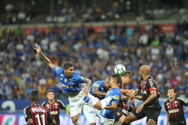 Cruzeiro conseguiu marcar no segundo tempo, com Arrascaeta, mas sofreu empate no fim com Bergson