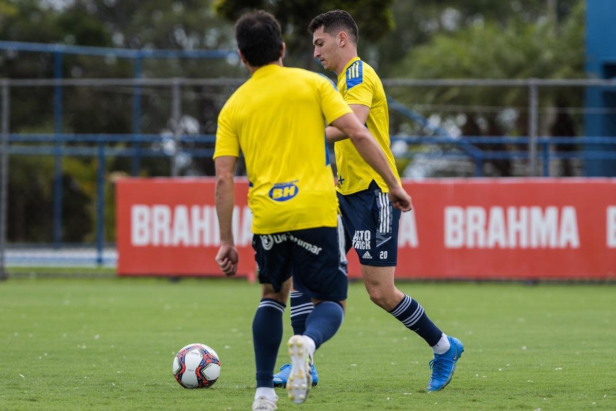 Treino do Cruzeiro nesta segunda-feira, na Toca da Raposa 2, em Belo Horizonte.