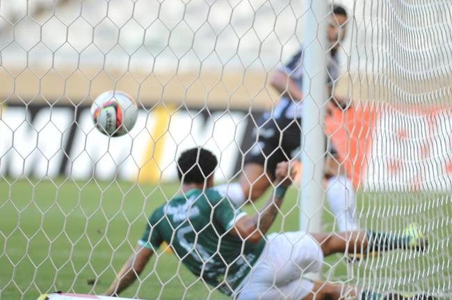 Fotos do jogo de ida da semifinal do Campeonato Mineiro, entre Caldense e Atltico, no Mineiro, em Belo Horizonte