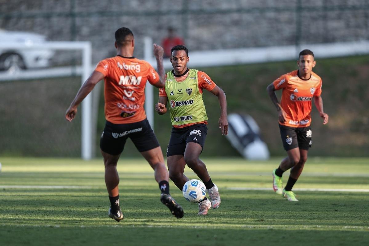 Fotos do primeiro treino de Diego Costa pelo Atltico