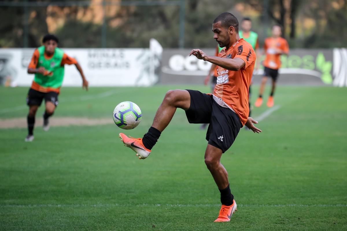 Clayton - Contratado como promessa pelo Atlético, nunca deslanchou. Depois de seguidos empréstimos, rescindiu com o Galo após ser afastado por Jorge Sampaoli no fim de junho. Ele assinou com o Dínamo de Kiev, da Ucrânia, e ainda não estreou.
