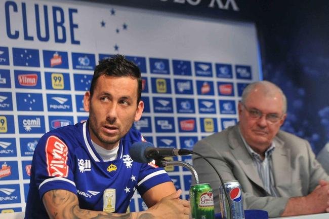 2015 - Ariel Cabral (volante): ex-Vlez Sarsfield, o argentino se tornou o estrangeiro com mais jogos pelo Cruzeiro (193 jogos).