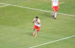 No Independncia, Tombense vence Caldense por 2 a 0 e garante vaga na final do Campeonato Mineiro 