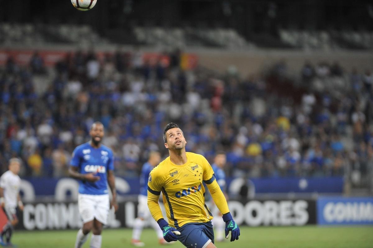 Fotos do primeiro tempo de Cruzeiro x La U, no Mineiro, pela Copa Libertadores