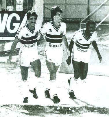 Camisa do Santa Cruz feita pela Adidas em 1985