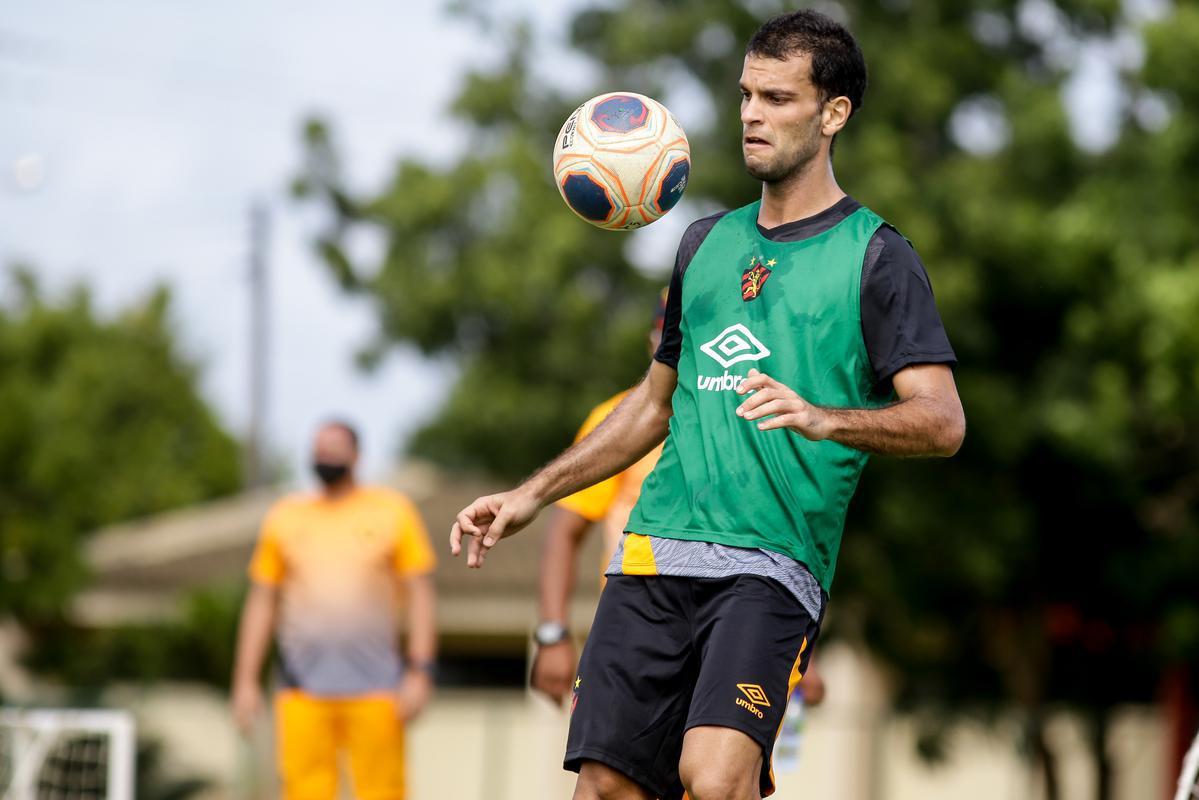 Nesta quinta-feira, sob o comando do treinador Daniel Paulista, Sport realizou primeiro trabalho ttico aps retorno s atividades