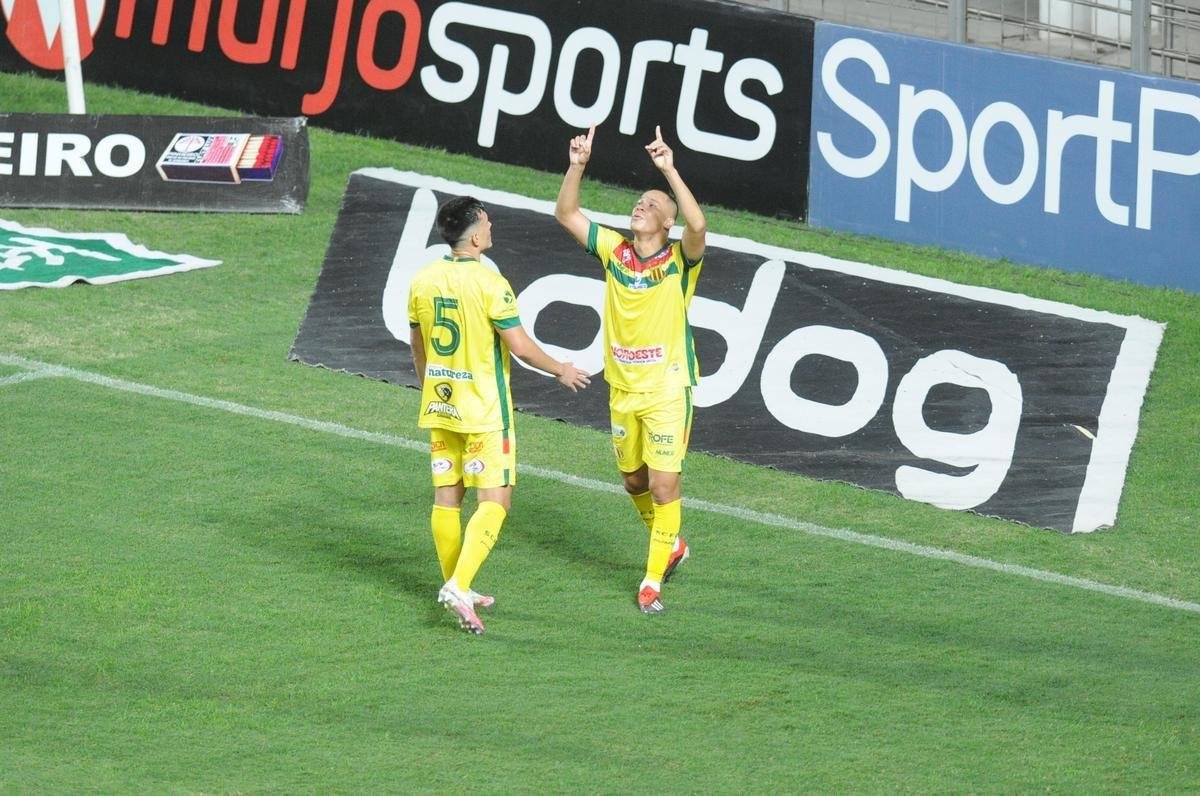 Fotos do jogo entre Amrica e Sampaio Corra, no Independncia, em Belo Horizonte, pela 27 rodada da Srie B do Campeonato Brasileiro