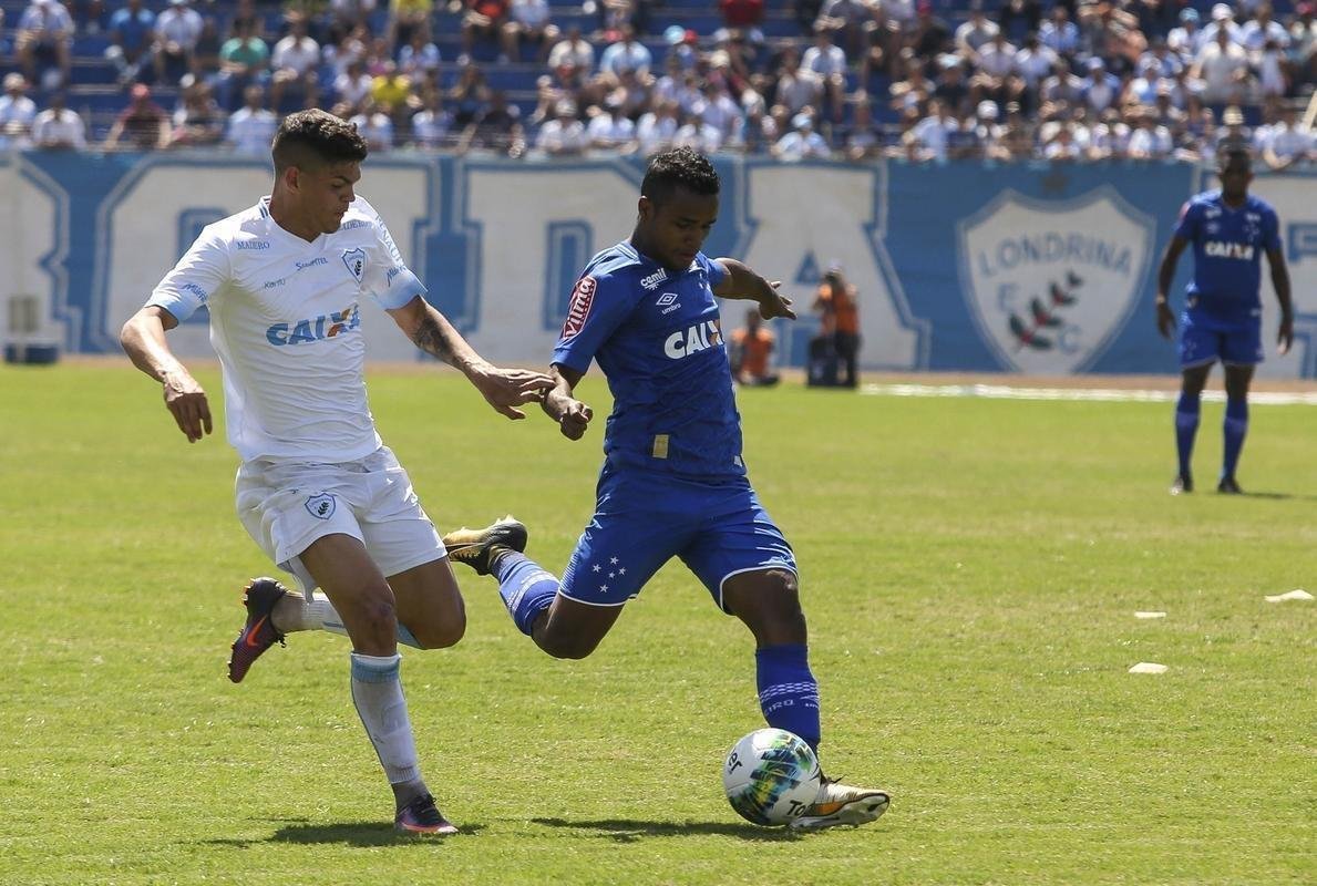 Cruzeiro chegou a abrir 2 a 0 sobre o Londrina, com gols de Lucas Silva e Sassá, mas cedeu o empate no segundo tempo e perdeu nos pênaltis por 3 a 1. Time foi eliminado na semifinal da Primeira Liga.