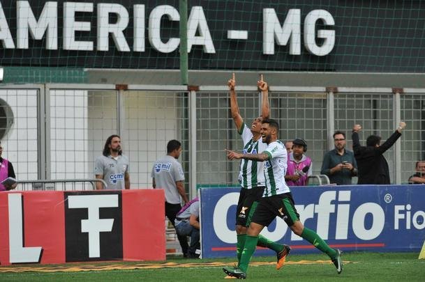 Zagueiro americano Rafael Lima marcou o gol do ttulo sobre o CRB e emocionou o Independncia