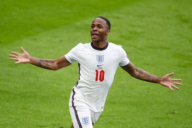 Fotos do gol de Sterling, da Inglaterra, sobre a Alemanha, em Wembley. Ingleses venceram por 2 a 0 e avan�aram �s quartas de final da Eurocopa