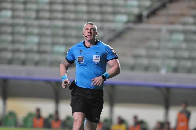 Fotos do jogo entre Amrica e Fluminense, no Independncia, em Belo Horizonte, pela 12 rodada do Campeonato Brasileiro