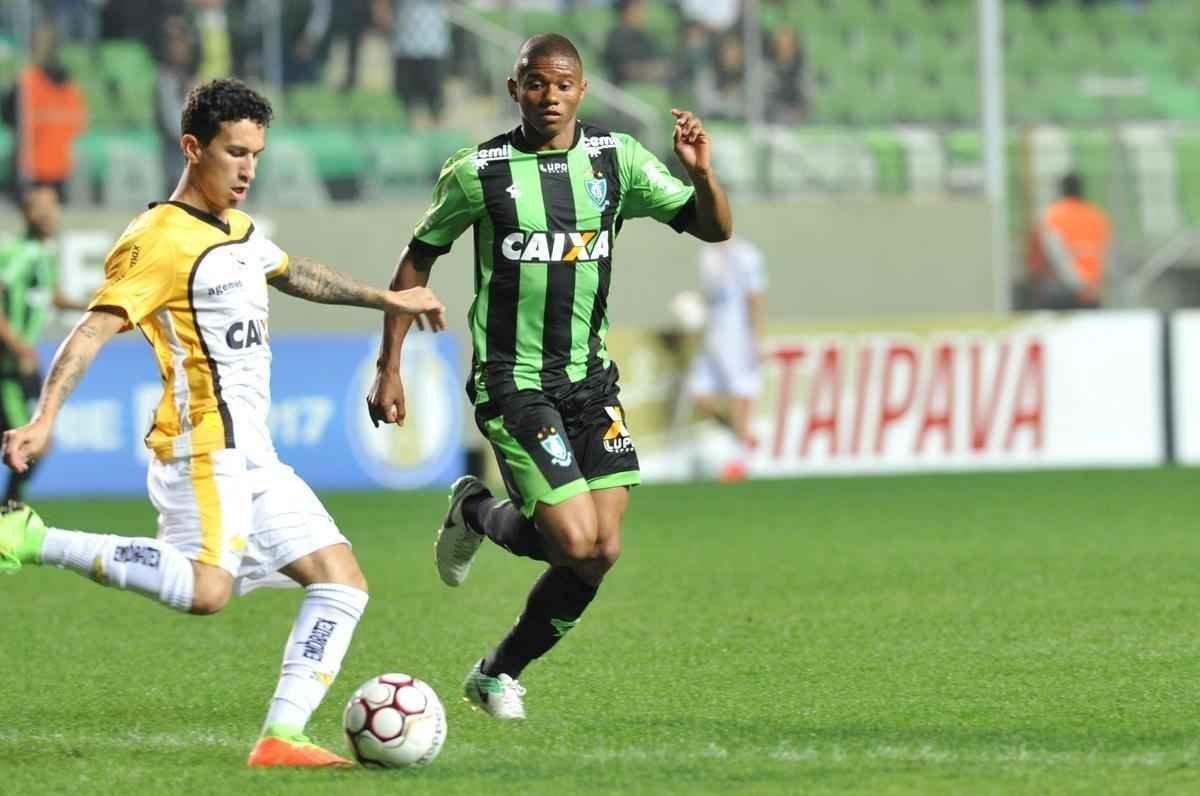 Imagens da partida entre Amrica e Cricima, no Independncia, pela Srie B do Brasileiro