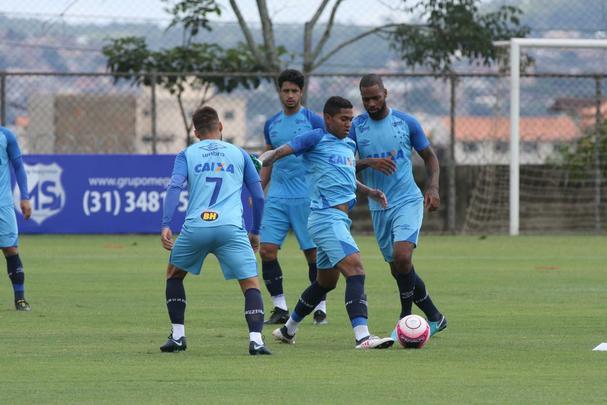 Imagens do treino do Cruzeiro nesta segunda-feira, 19 de fevereiro, na Toca da Raposa II