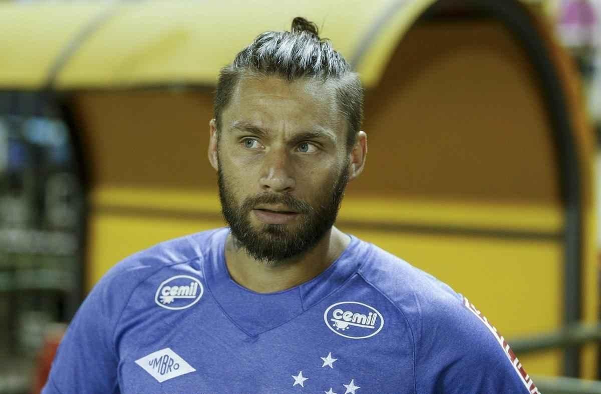 Imagens do jogo entre Volta Redonda e Cruzeiro, pela Copa do Brasil, no Estdio Raulino de Oliveira