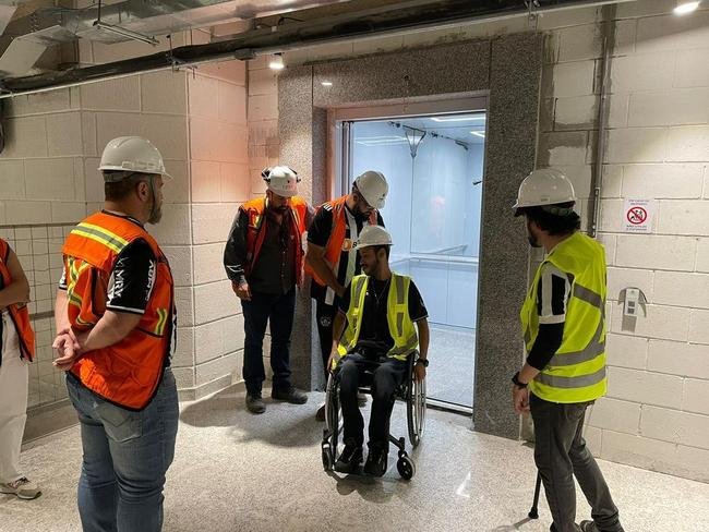 Fotos da visita feita por pessoas com deficincia na Arena MRV, nesta quinta-feira (9/2)
