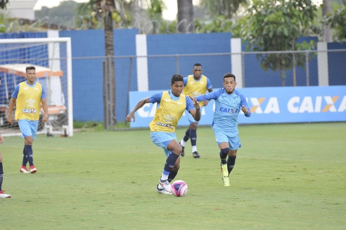 Imagens do treino do Cruzeiro nesta quarta-feira (14), antes do duelo contra o Patrocinense