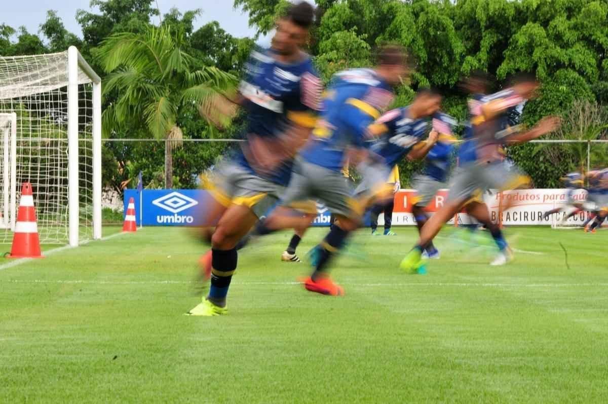 Nesta sexta-feira, o treinamento na Toca da Raposa ll foi bastante intenso 