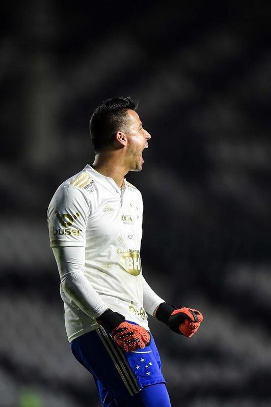 F�bio encerrou a passagem pelo Cruzeiro com 976 jogos disputados, sendo o jogador que mais vestiu a camisa celeste na hist�ria
