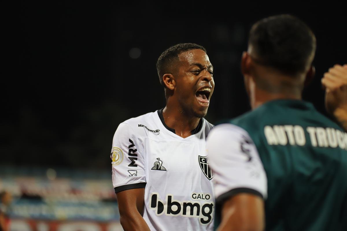 Atltico venceu Atltico-GO de virada, por 4 a 3, com gols de Keno (3) e Nathan; Com resultado, Galo assumiu liderana do Campeonato Brasileiro, com 21 pontos
