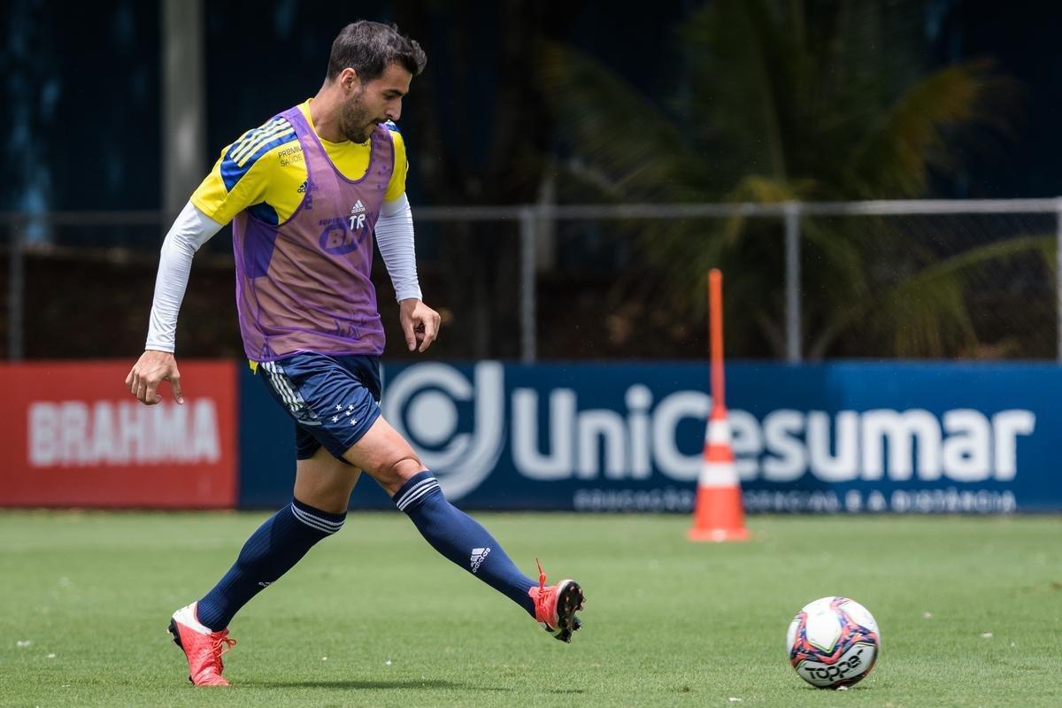 Treino do Cruzeiro nesta segunda-feira, na Toca da Raposa 2, em Belo Horizonte.