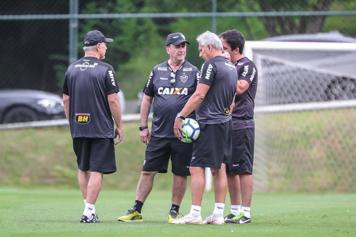 Veja, em fotos, como foi o primeiro treino de Levir Culpi nesta quinta passagem pelo Atltico
