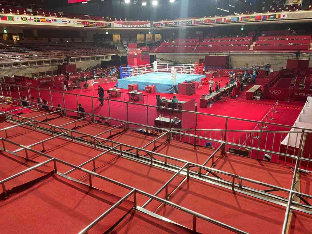 Kokugikan Arena: boxe pegou emprestado o templo espiritual do sum japons para a disputa dos Jogo