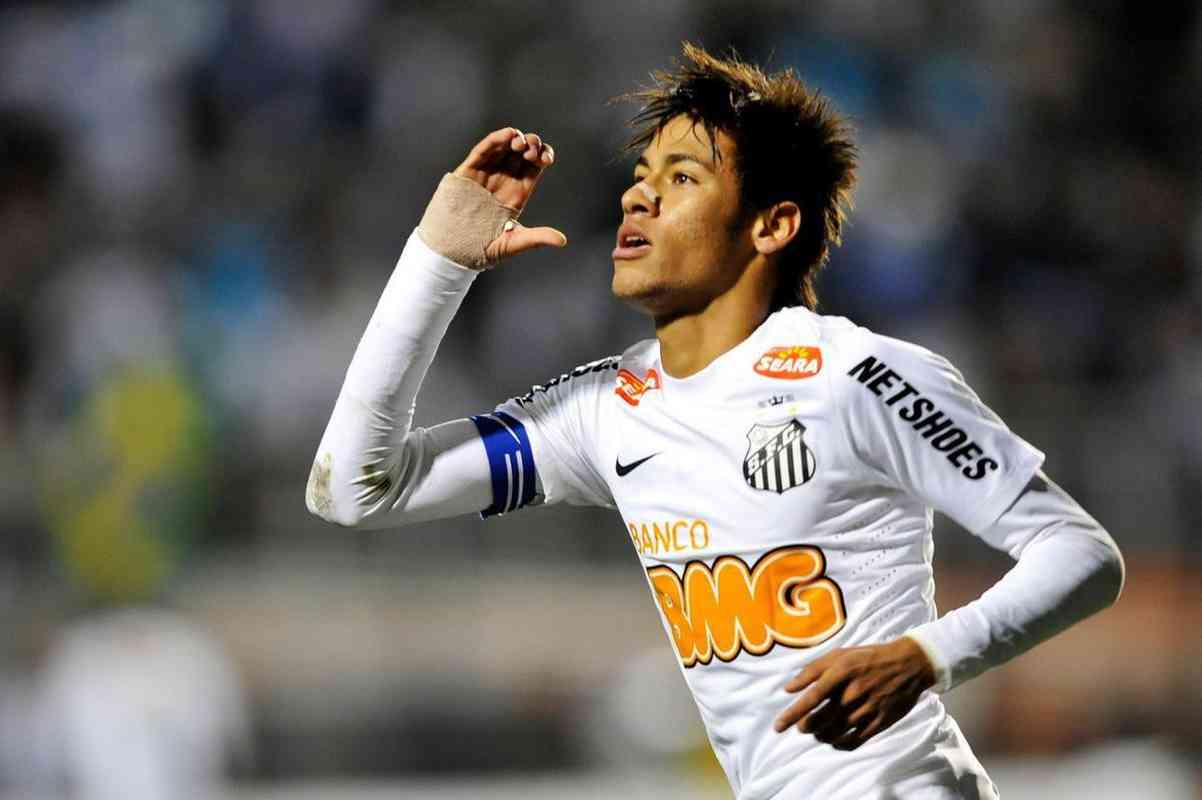 9º - Neymar (2009, Santos): 17 anos, 1 mês e 14 dias