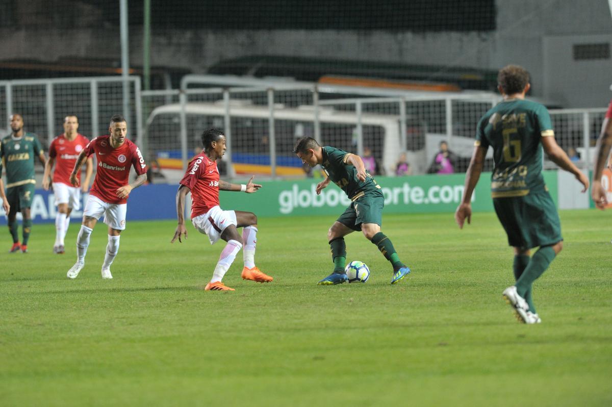 Fotos do jogo entre Amrica e Internacional, no Independncia, pela 15 rodada do Campeonato Brasileiro