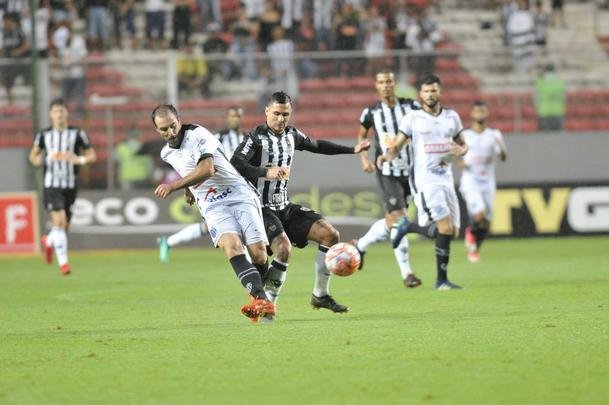 Em noite chuvosa no Independncia, reservas do Atltico batem o Tupi por 2 a 0