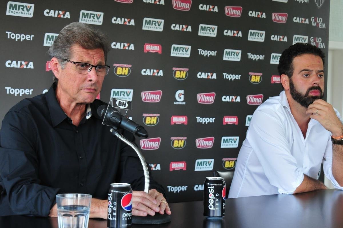 O tcnico Oswaldo de Oliveira foi apresentado na tarde desta tera-feira e, em seguida, comandou treino na Cidade do Galo