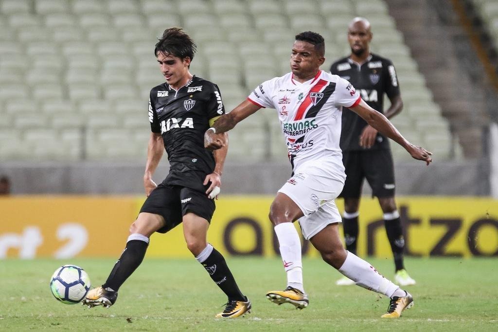 Veja imagens do empate entre Ferrovirio-CE e Atltico no Castelo
