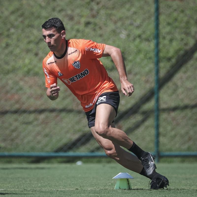 Fotos do primeiro treino de Junior Alonso no retorno ao Atltico