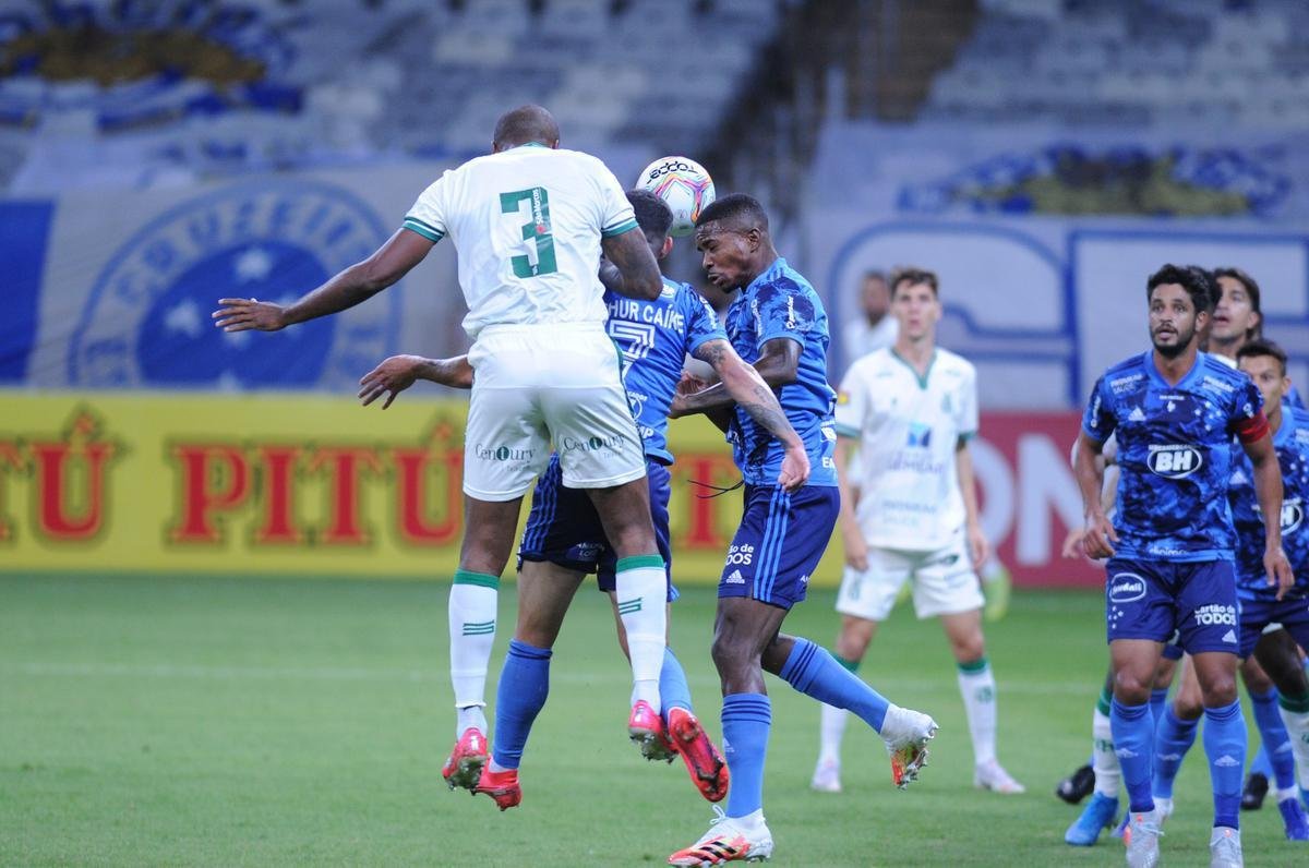 Fotos do duelo entre Cruzeiro e Amrica, pela Srie B, no Mineiro 