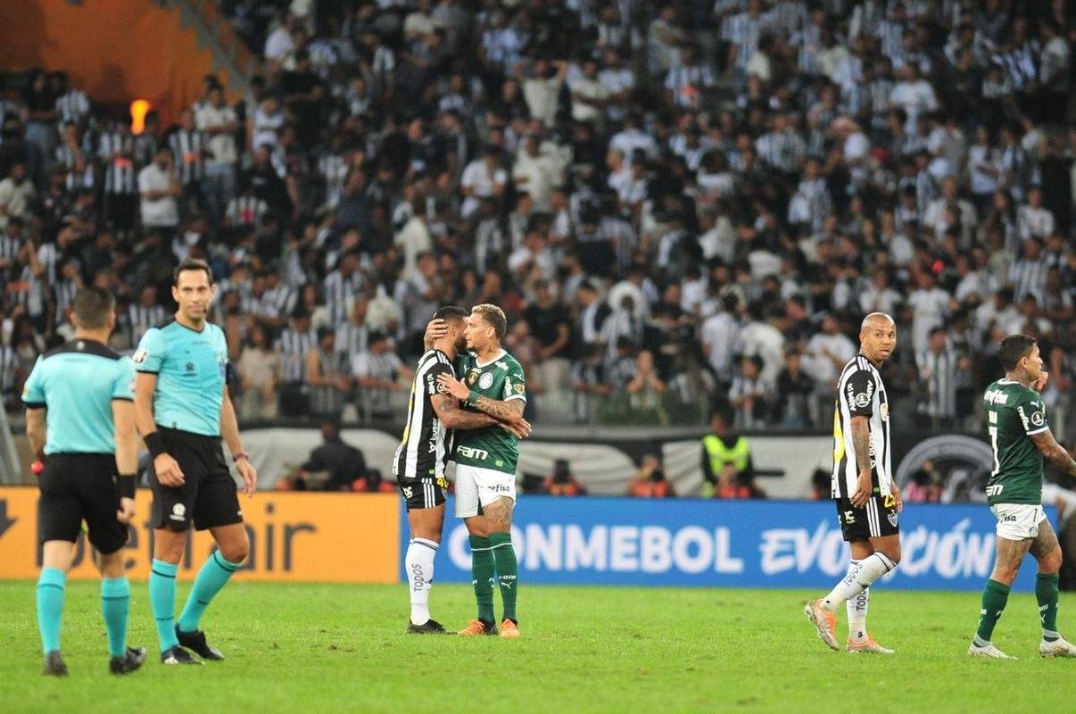 Fotos da torcida do Atltico na partida contra o Palmeiras, no Mineiro, pelas quartas de final da Copa Libertadores 2022
