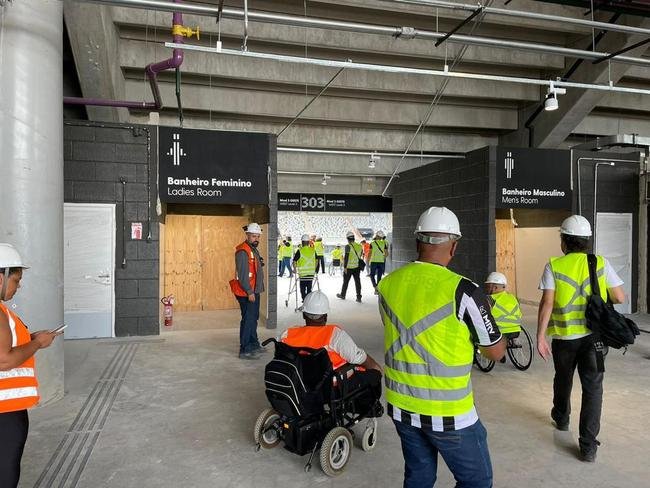 Fotos da visita feita por pessoas com deficincia na Arena MRV, nesta quinta-feira (9/2)
